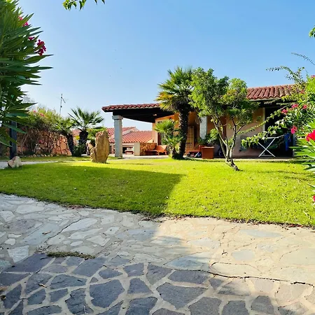 Con Giardino A Due Passi Dal Mare - 6 Posti Letto - Casa vacanze Porto Taverna
