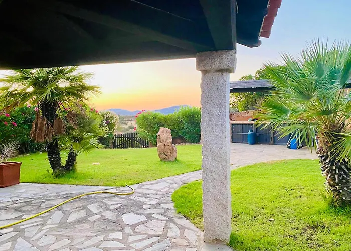 Con Giardino A Due Passi Dal Mare - 6 Posti Letto - Casa vacanze *