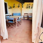 Con Giardino A Due Passi Dal Mare - 6 Posti Letto - Semesterbostad Porto Taverna