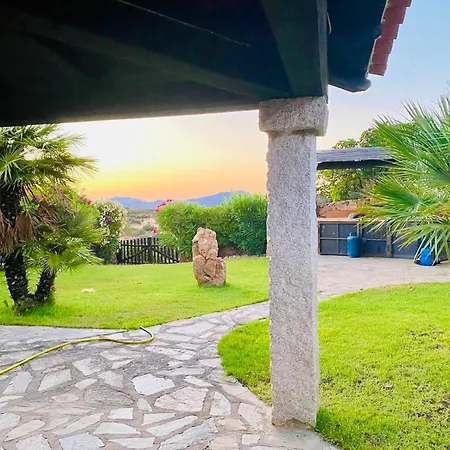 Con Giardino A Due Passi Dal Mare - 6 Posti Letto - בית נופש *